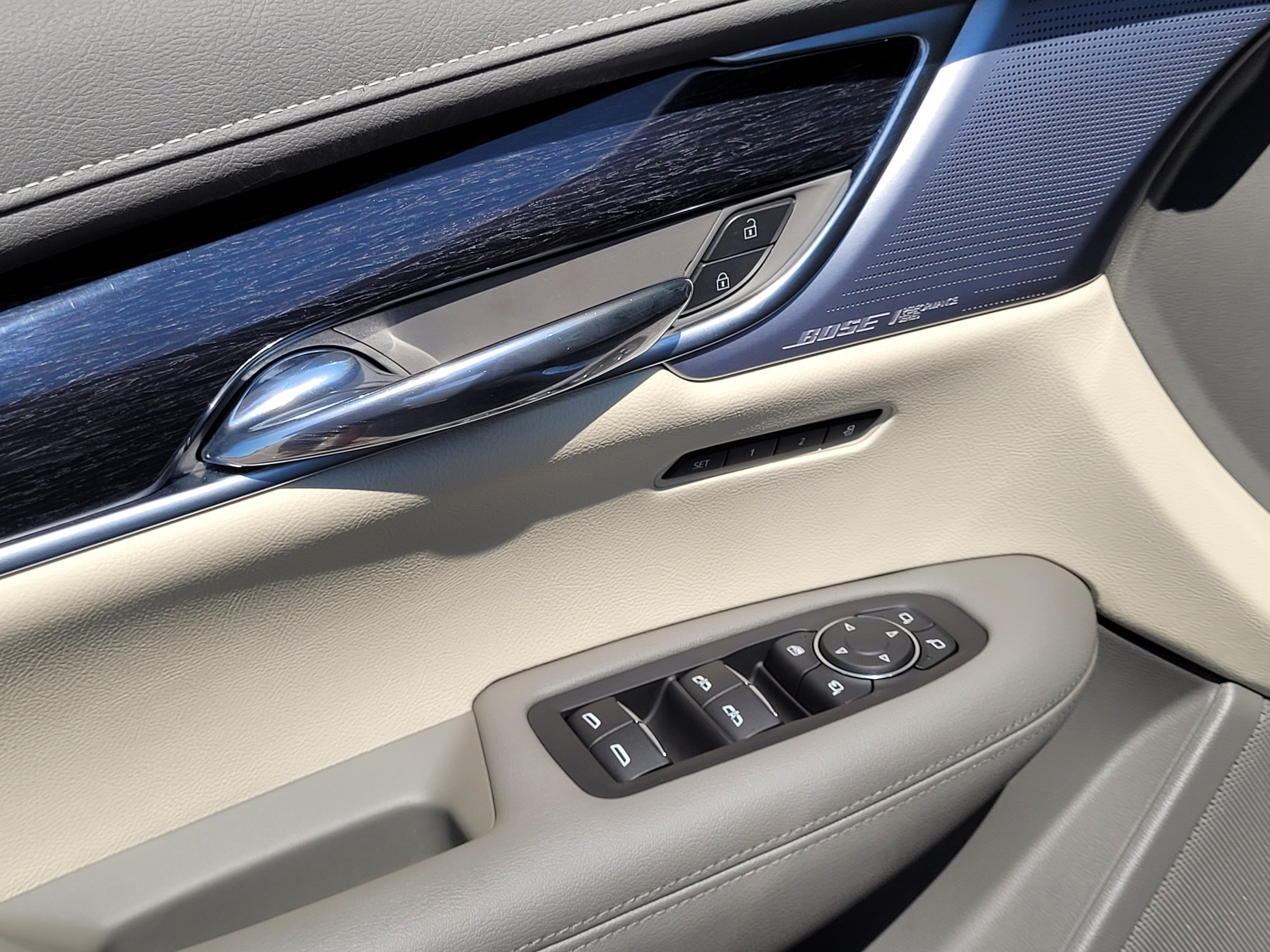 Used 2024 Cadillac XT6 Premium Luxury w/ Technology Package FWD image 24