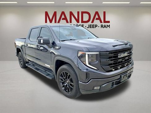 Used 2023 GMC Sierra 1500 Elevation w/ Elevation Premium Package RWD image 4