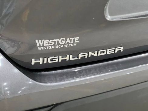 Used 2023 Toyota Highlander L image 37