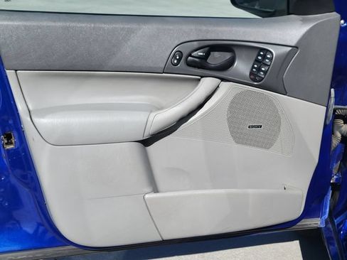 Used 2005 Ford Focus ZX4 Sedan FWD image 7