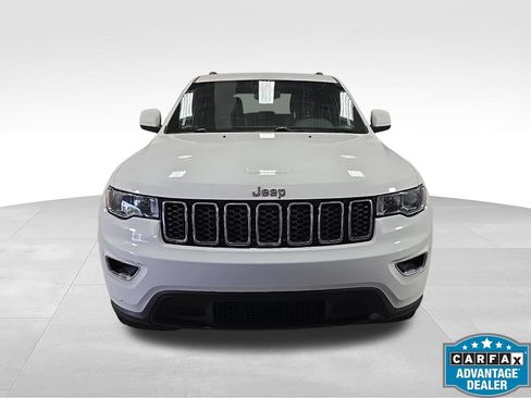 Used 2020 Jeep Grand Cherokee Laredo AWD/4WD image 2