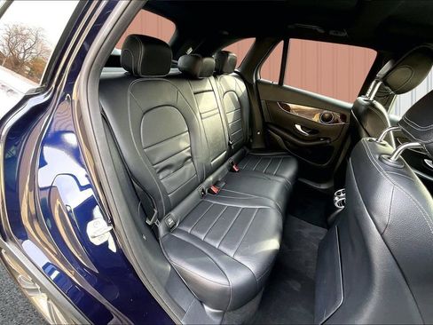 Used 2018 Mercedes-Benz GLC 300 4MATIC image 25