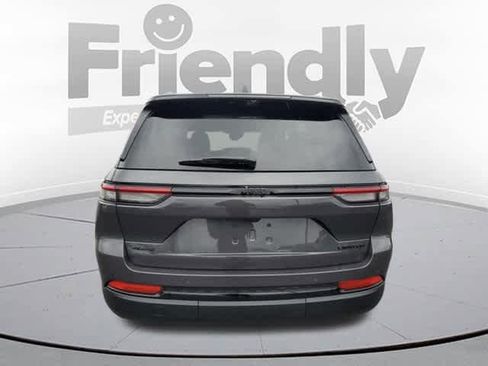 New 2025 Jeep Grand Cherokee Limited w/ Luxury Tech Group II image 4