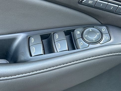 Certified 2024 Buick Enclave Avenir FWD image 12