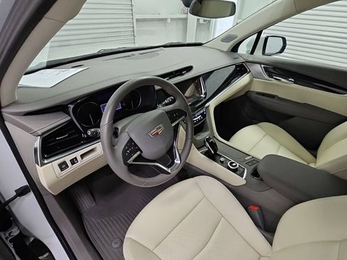 Used 2024 Cadillac XT6 Premium Luxury AWD/4WD image 13