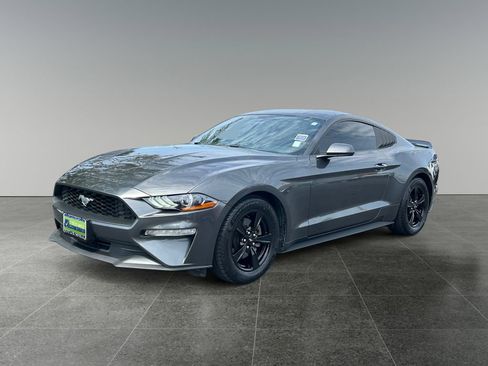 Used 2020 Ford Mustang Coupe RWD image 3