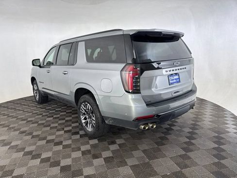 Used 2025 Chevrolet Suburban Z71 AWD/4WD image 7