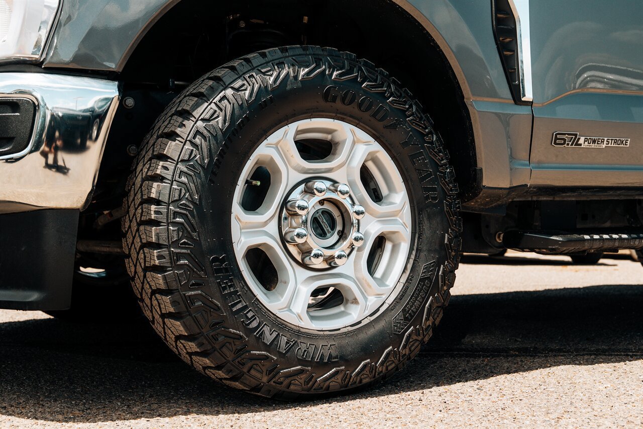 Used 2025 Ford F250 XLT AWD/4WD image 11