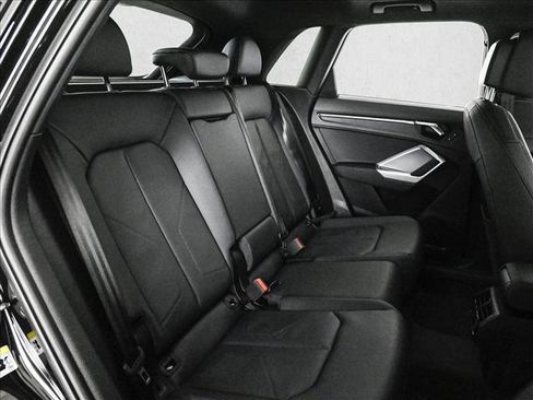 Certified 2025 Audi Q3 2.0T Premium w/ Convenience Package image 21