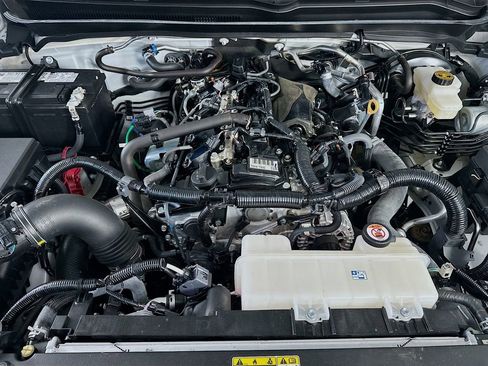 Used 2024 Toyota Tacoma TRD Off-Road image 31