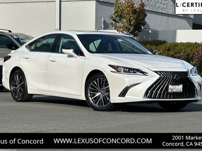 Used 2025 Lexus ES 300h w/ Premium Package