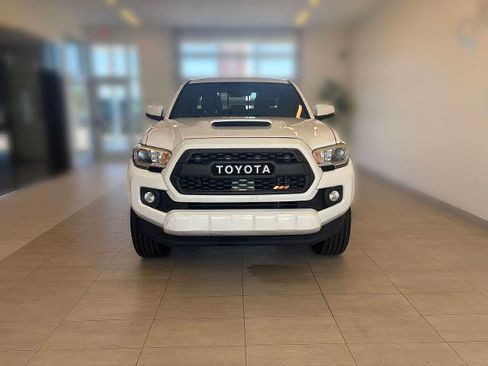 Used 2021 Toyota Tacoma TRD Sport RWD image 5