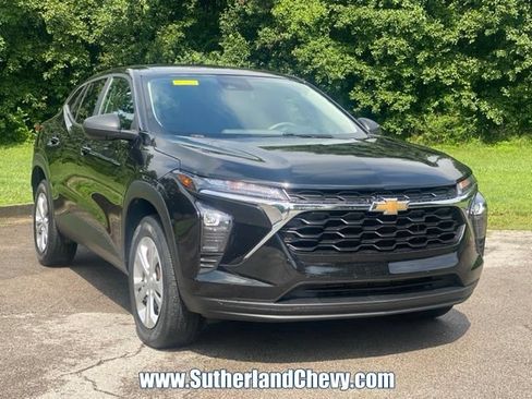 Used 2024 Chevrolet Trax LS FWD image 9