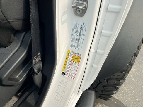 Used 2024 Ford Bronco Black Diamond AWD/4WD image 33