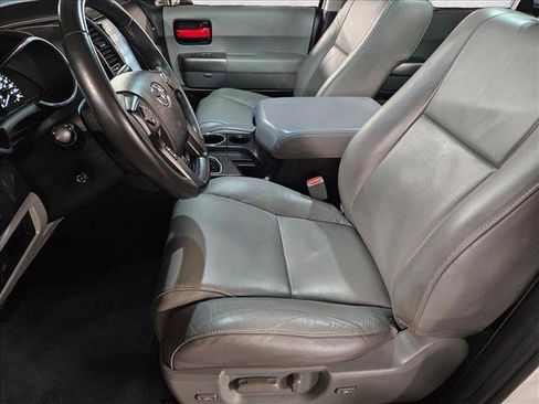 Used 2021 Toyota Sequoia Limited image 15