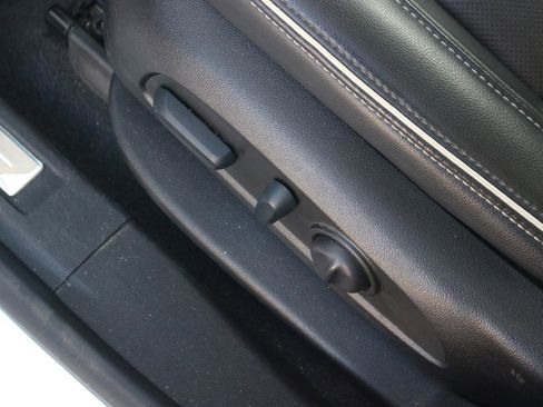 Used 2022 GMC Acadia Denali w/ Denali Ultimate Package image 18