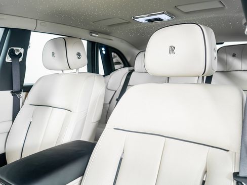 Used 2019 Rolls-Royce Phantom Sedan image 3
