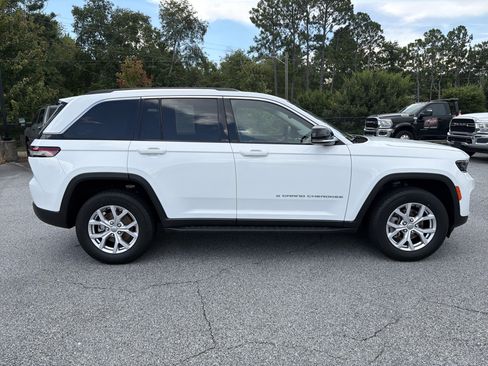 Used 2022 Jeep Grand Cherokee Limited RWD image 9
