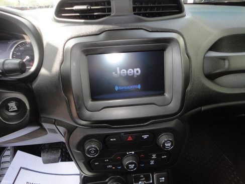 Used 2018 Jeep Renegade Trailhawk w/ Cold Weather Group II image 6