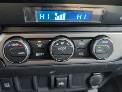 Used 2023 Toyota Tacoma SR image 22