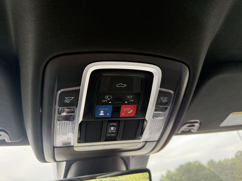 Certified 2023 RAM 1500 Limited image 18