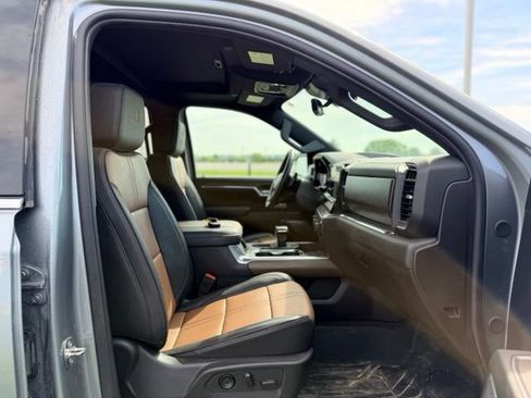 Used 2024 Chevrolet Silverado 1500 High Country w/ High Country Premium Package AWD/4WD image 10
