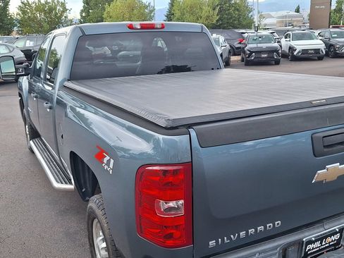 Used 2010 Chevrolet Silverado 2500 LT w/ Interior Plus Package AWD/4WD image 26