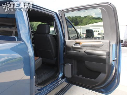 Used 2024 Chevrolet Silverado 2500 High Country w/ Technology Package AWD/4WD image 26