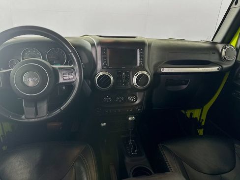 Used 2017 Jeep Wrangler Unlimited Rubicon w/ Connectivity Group AWD/4WD image 22