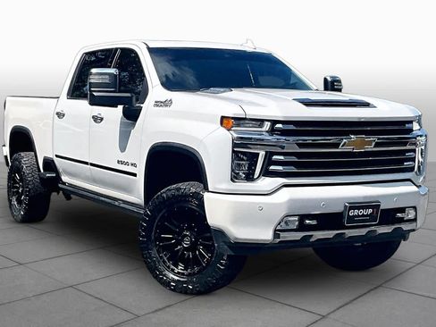 Used 2022 Chevrolet Silverado 2500 High Country w/ Safety Package II AWD/4WD image 3