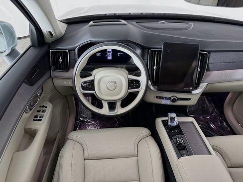 New 2026 Volvo XC90 T8 Ultra w/ Protection Package Premier AWD/4WD image 24