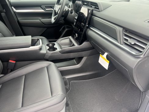 New 2026 GMC Terrain Elevation w/ Elevation Premium Package AWD/4WD image 23