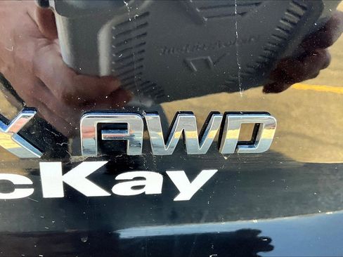 Used 2022 Chevrolet Trax LT w/ LT Convenience Package image 15