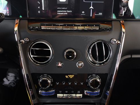 Used 2026 Rolls-Royce Cullinan AWD/4WD image 39