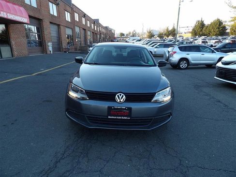 Used 2014 Volkswagen Jetta S image 3