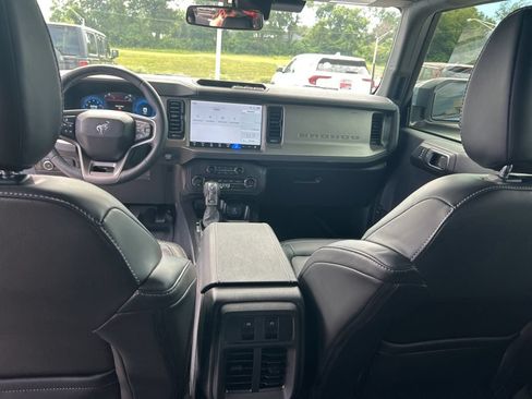 Used 2025 Ford Bronco Outer Banks AWD/4WD image 18