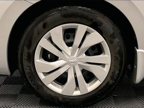 Certified 2025 Nissan Versa S w/ Trunk Package image 8