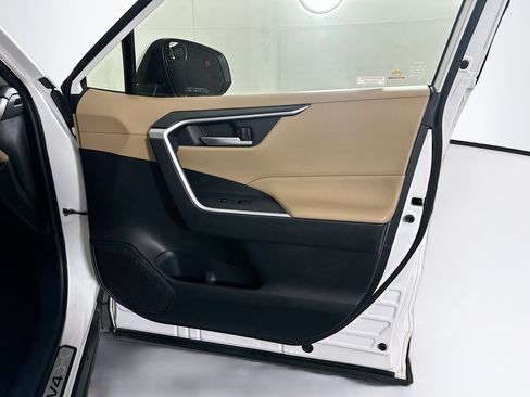 Used 2019 Toyota RAV4 XLE Premium w/ All Weather Liner Package AWD/4WD image 35