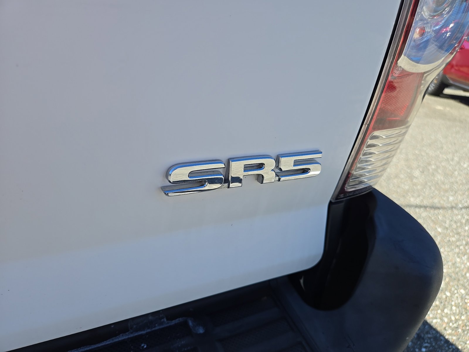 Used 2015 Toyota Tacoma 2WD Access Cab w/ SR5 Package image 30