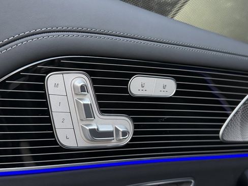 Used 2023 Mercedes-Benz Maybach GLS 600 4MATIC image 31