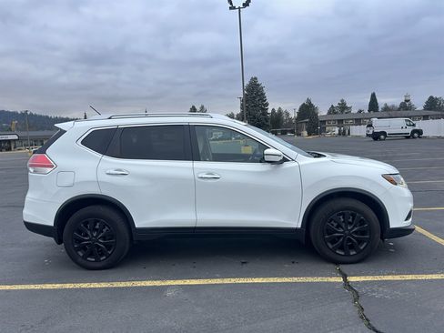 Used 2016 Nissan Rogue S w/ Appearance Package image 20