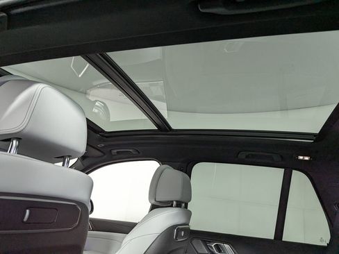 Used 2026 BMW X5 M60i image 12