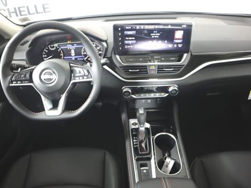 New 2025 Nissan Altima 2.5 SR w/ SR Premium Package image 25