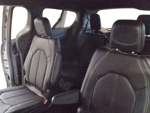 New 2026 Chrysler Voyager LX image 22