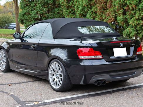 Used 2010 BMW 135i Convertible image 21