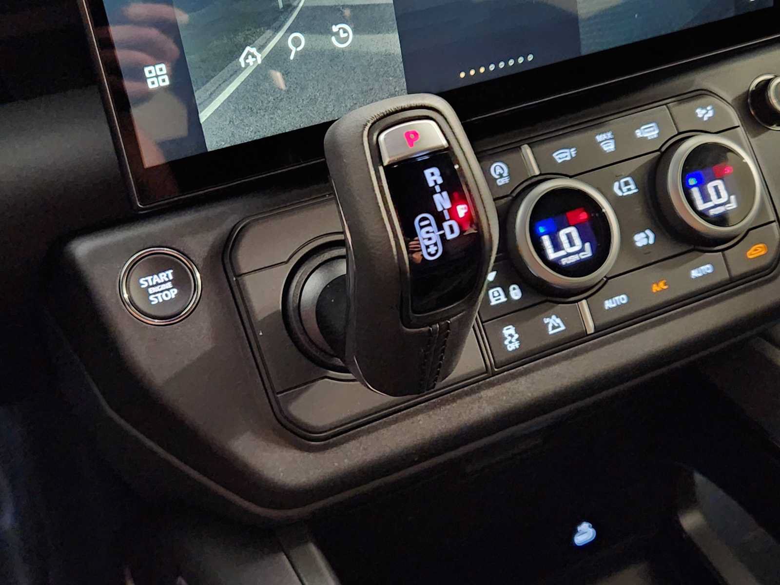 New 2026 Land Rover Defender 110 S AWD/4WD image 19