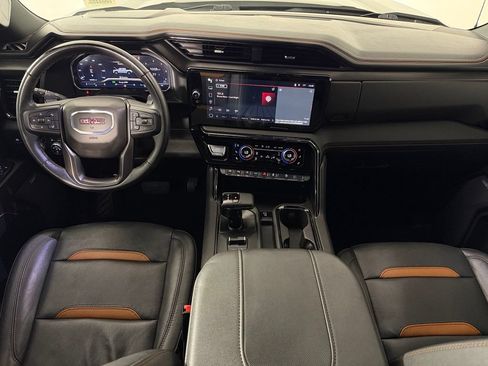Used 2024 GMC Sierra 1500 AT4 w/ Technology Package AWD/4WD image 12