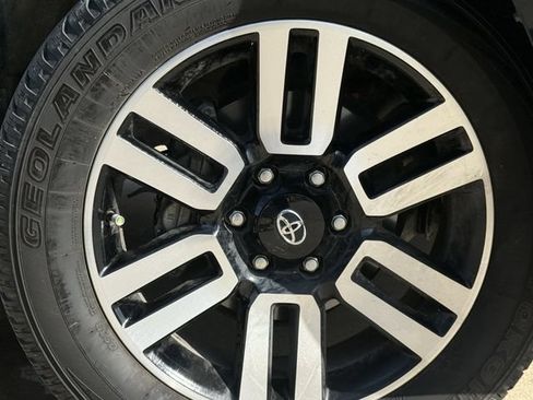 Used 2024 Toyota 4Runner Limited AWD/4WD image 10