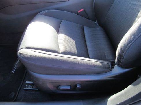 Used 2024 Nissan Altima 2.5 SV FWD image 20