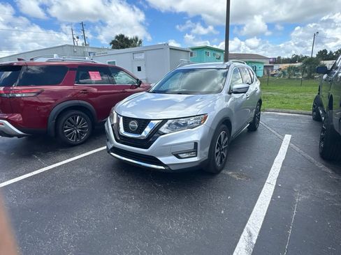 Used 2019 Nissan Rogue SL FWD image 2